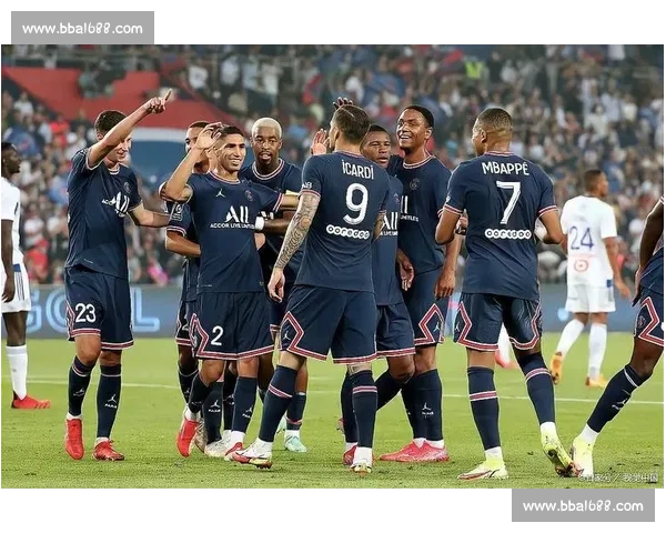 法甲联赛新赛季焦点对决：巴黎圣日耳曼、马赛和里昂的冠军争夺战分析